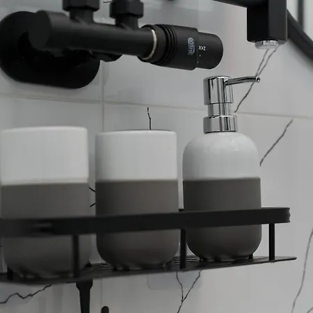 Przytulne Studio Apartament Jednosci Narodowej We Wroclawiu By Renters דירה ורוצלב