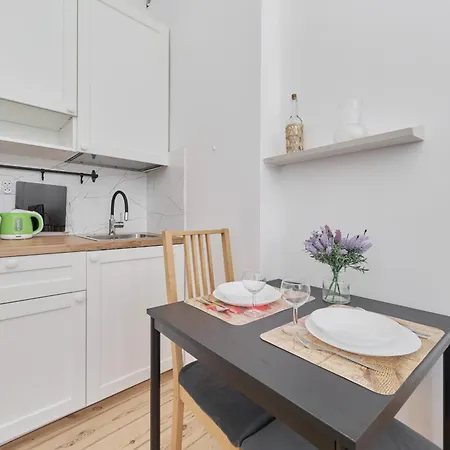 Przytulne Studio Apartament Jednosci Narodowej We Wroclawiu By Renters * ורוצלב